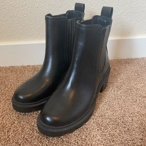Universal Thread Naya Boots